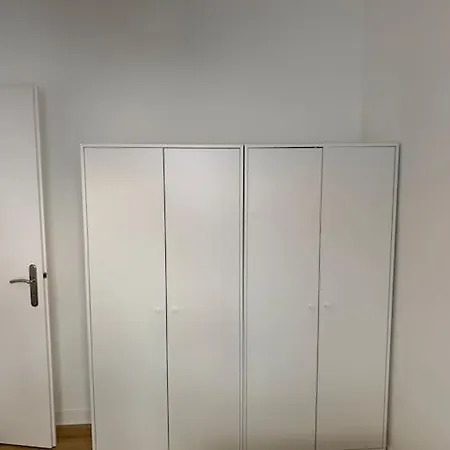 Re 1 Modernes Terrassenapartment Lägenhet